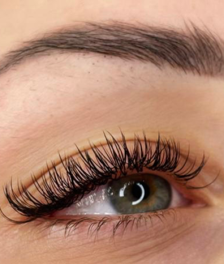 Skropstas un uzacis, Rīga