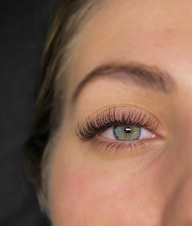 Skropstas un uzacis, Rīga