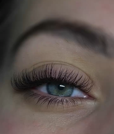 Skropstas un uzacis, Rīga