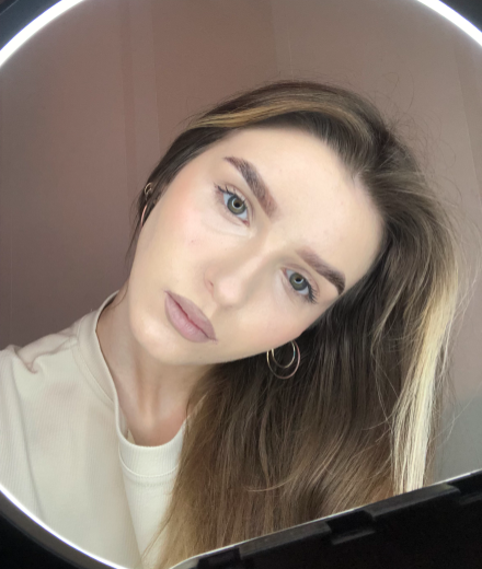 Skropstas un uzacis, Rīga