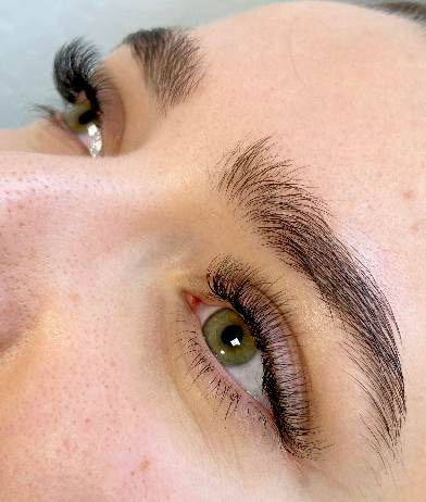 Skropstas un uzacis, Rīga