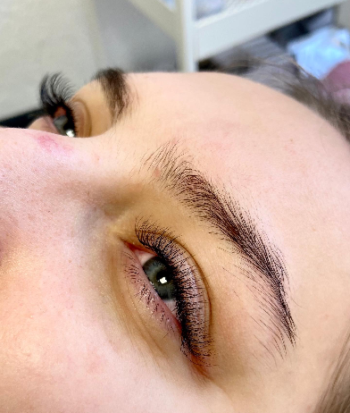 Skropstas un uzacis, Rīga