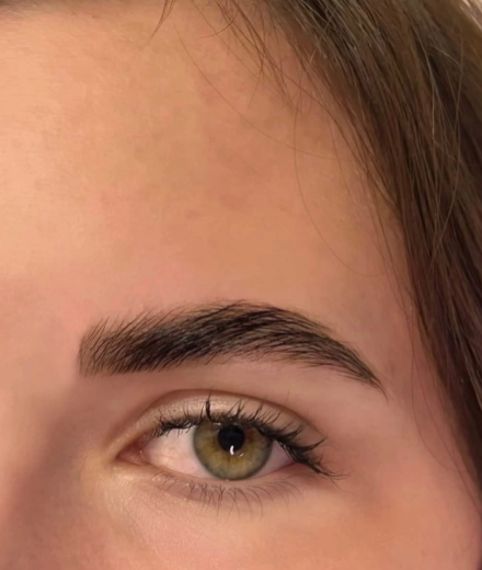 Skropstas un uzacis, Rīga