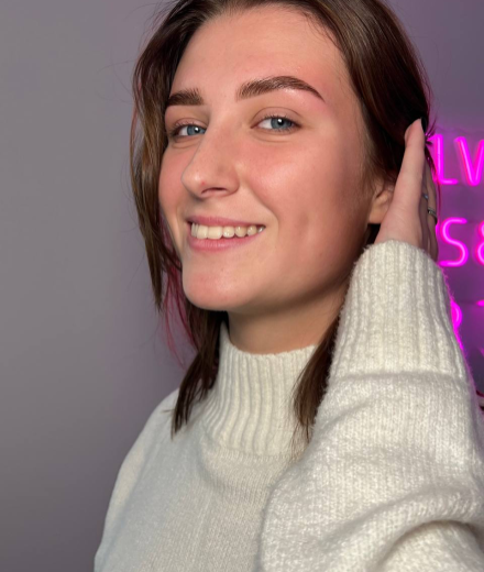 Skropstas un uzacis, Rīga