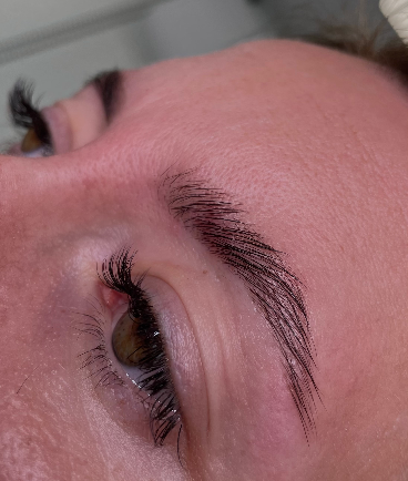 Skropstas un uzacis, Rīga