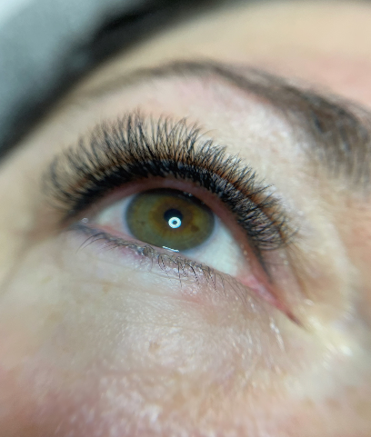 Skropstas un uzacis, Rīga