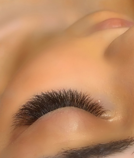 Skropstas un uzacis, Rīga