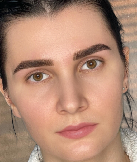 Skropstas un uzacis, Rīga