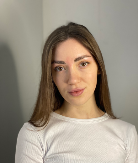 Skropstas un uzacis, Rīga