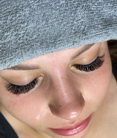 Skropstas un uzacis, Krustkalni