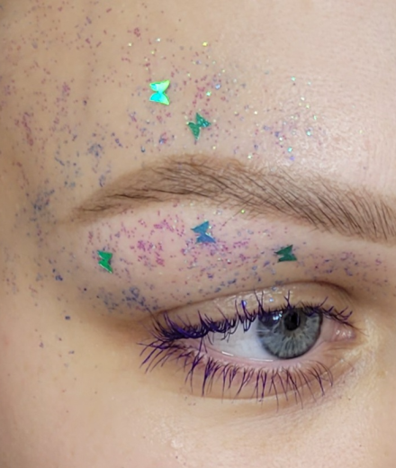 Skropstas un uzacis, Rīga