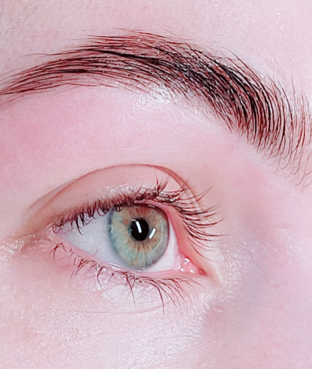 Skropstas un uzacis, Rīga