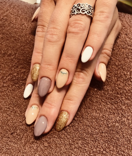 Gēllakas manikīrs, Rīga