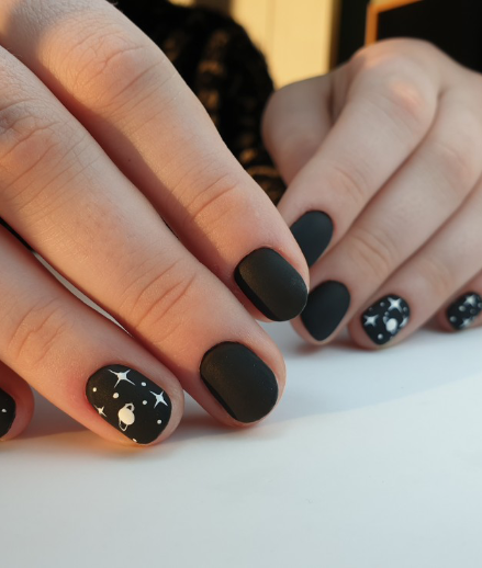 Gēllakas manikīrs, Rīga