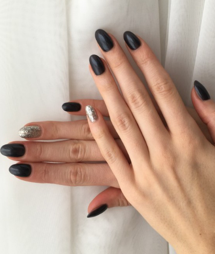 Manikīrs, Ikšķile