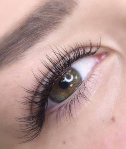 Skropstas un uzacis, Jelgava