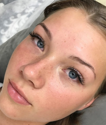 Skropstas un uzacis, Jelgava