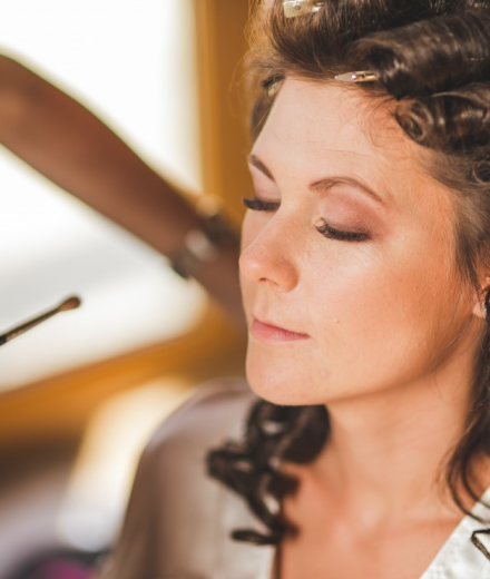 Skropstas un uzacis, Rīga