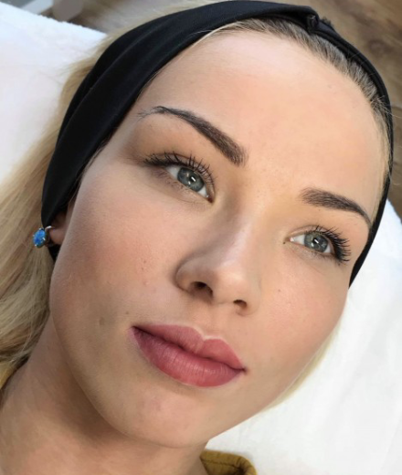 Skropstas un uzacis, Rīga