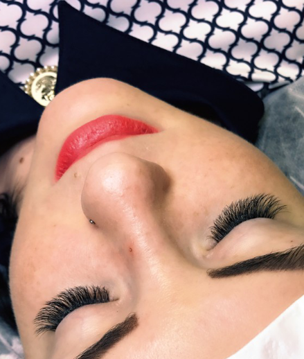 Skropstas un uzacis, Rīga