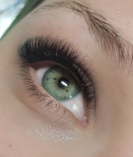 Skropstas un uzacis, Rīga