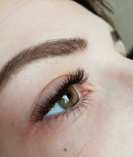 Skropstas un uzacis, Rīga