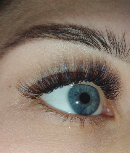 Skropstas un uzacis, Rīga