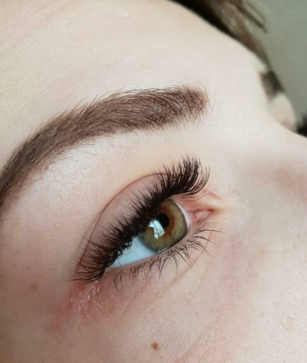 Skropstas un uzacis, Rīga