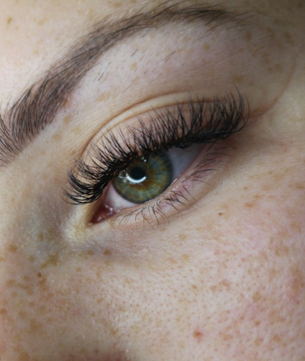 Skropstas un uzacis, Liepāja