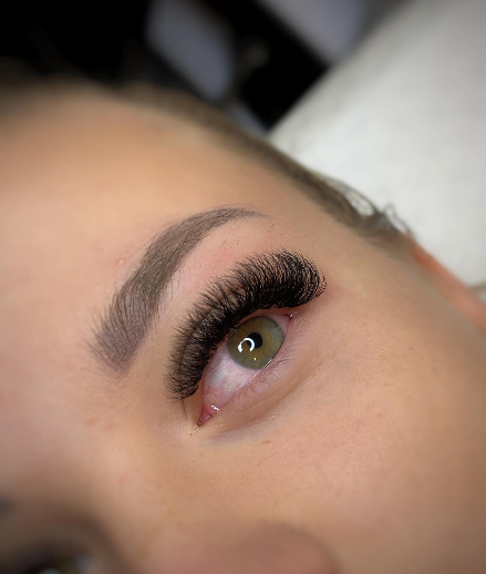 Skropstas un uzacis, Liepāja