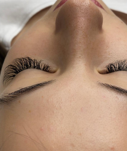 Skropstas un uzacis, Liepāja