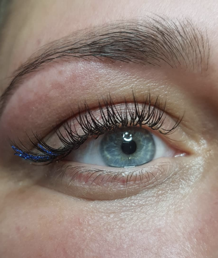 Skropstas un uzacis, Valmiera