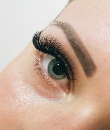 Skropstas un uzacis, Valmiera