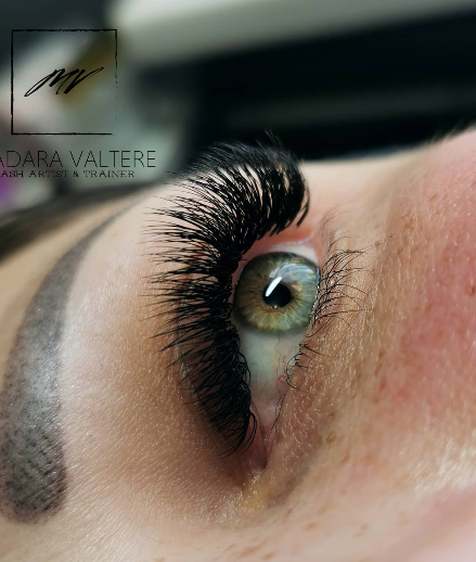 Skropstas un uzacis, Valmiera