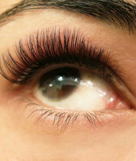 Skropstas un uzacis, Ventspils