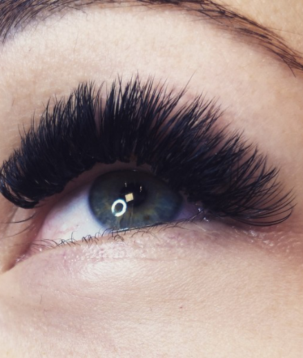 Skropstas un uzacis, Priekule