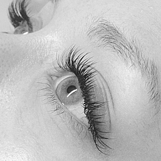 Skropstas un uzacis, Dobele