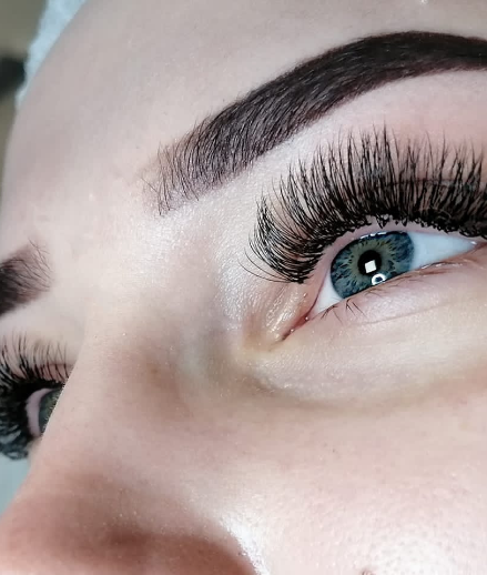 Skropstas un uzacis, Madona