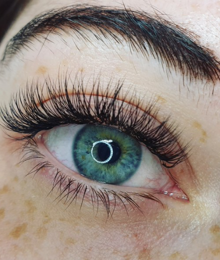 Skropstas un uzacis, Līvāni