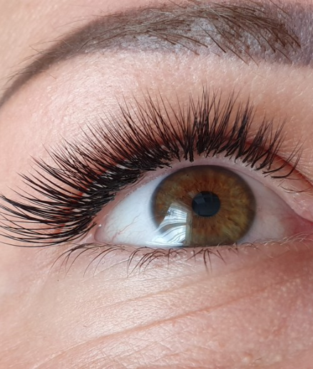 Skropstas un uzacis, Līvāni