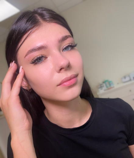 Skropstas un uzacis, Rīga