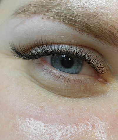 Skropstas un uzacis, Rīga