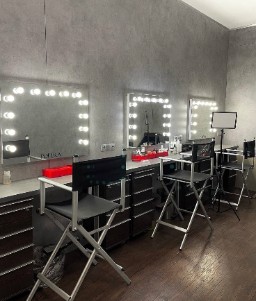 Skropstas un uzacis, Rīga