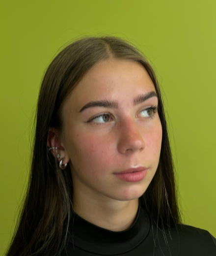 Skropstas un uzacis, Rīga