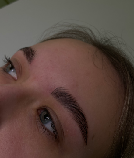 Skropstas un uzacis, Rīga