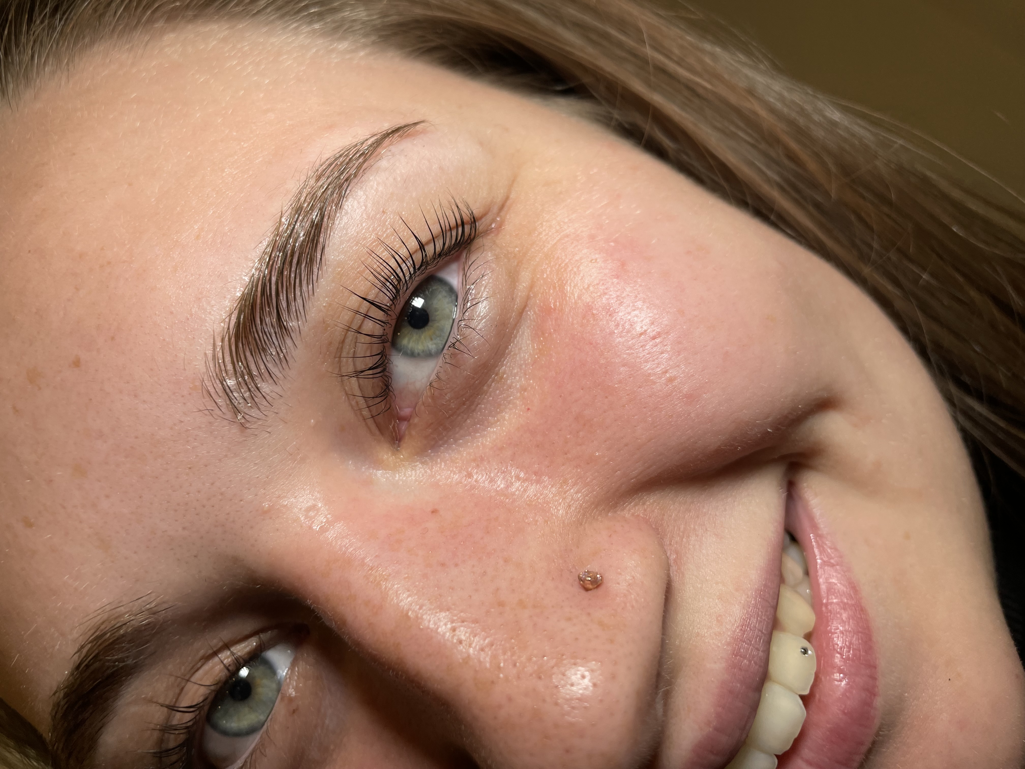 Skropstas un uzacis, Rīga