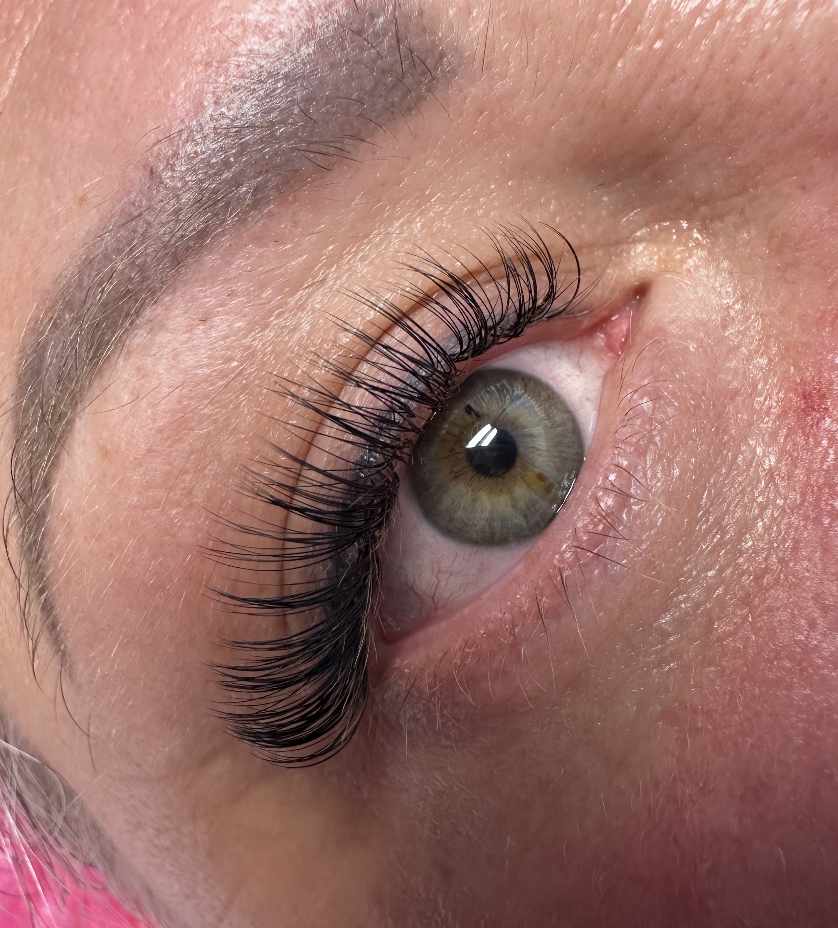 Skropstas un uzacis, Rīga