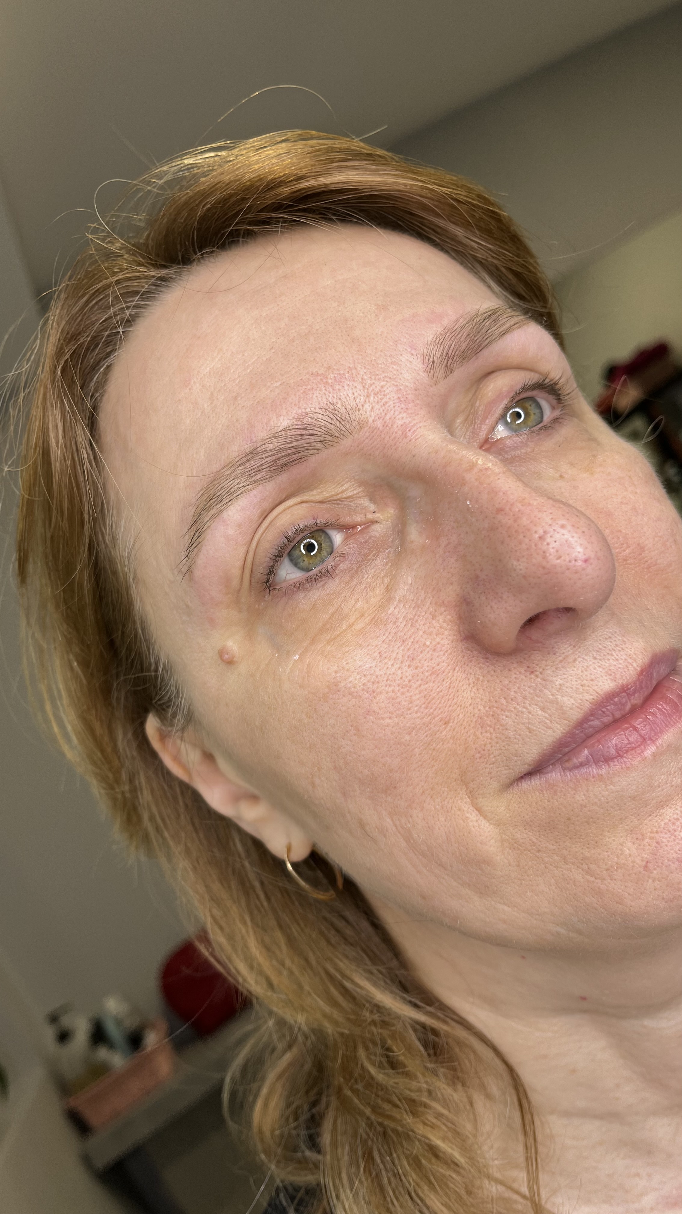 Skropstas un uzacis, Rīga