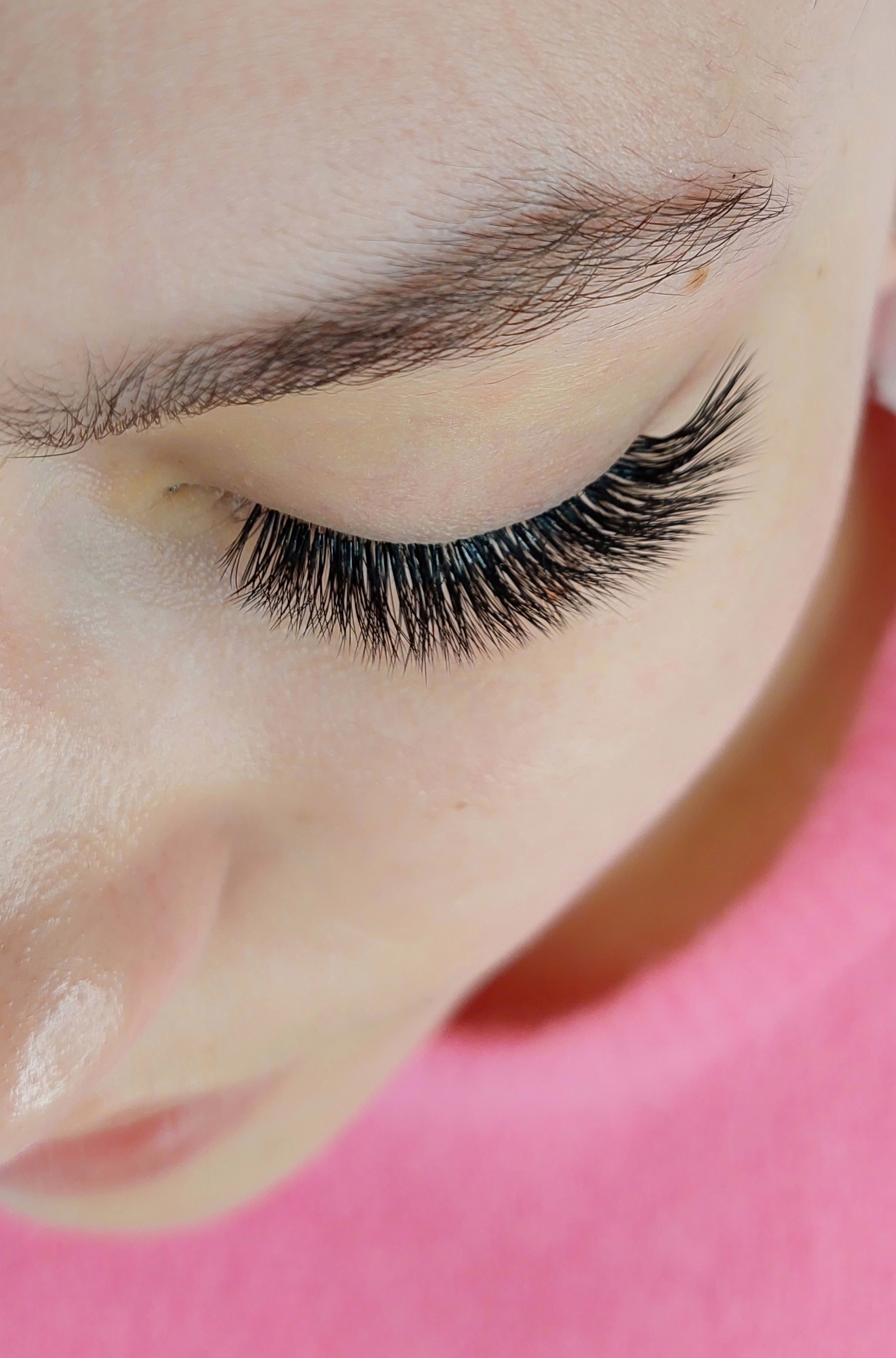 Skropstas un uzacis, Rīga