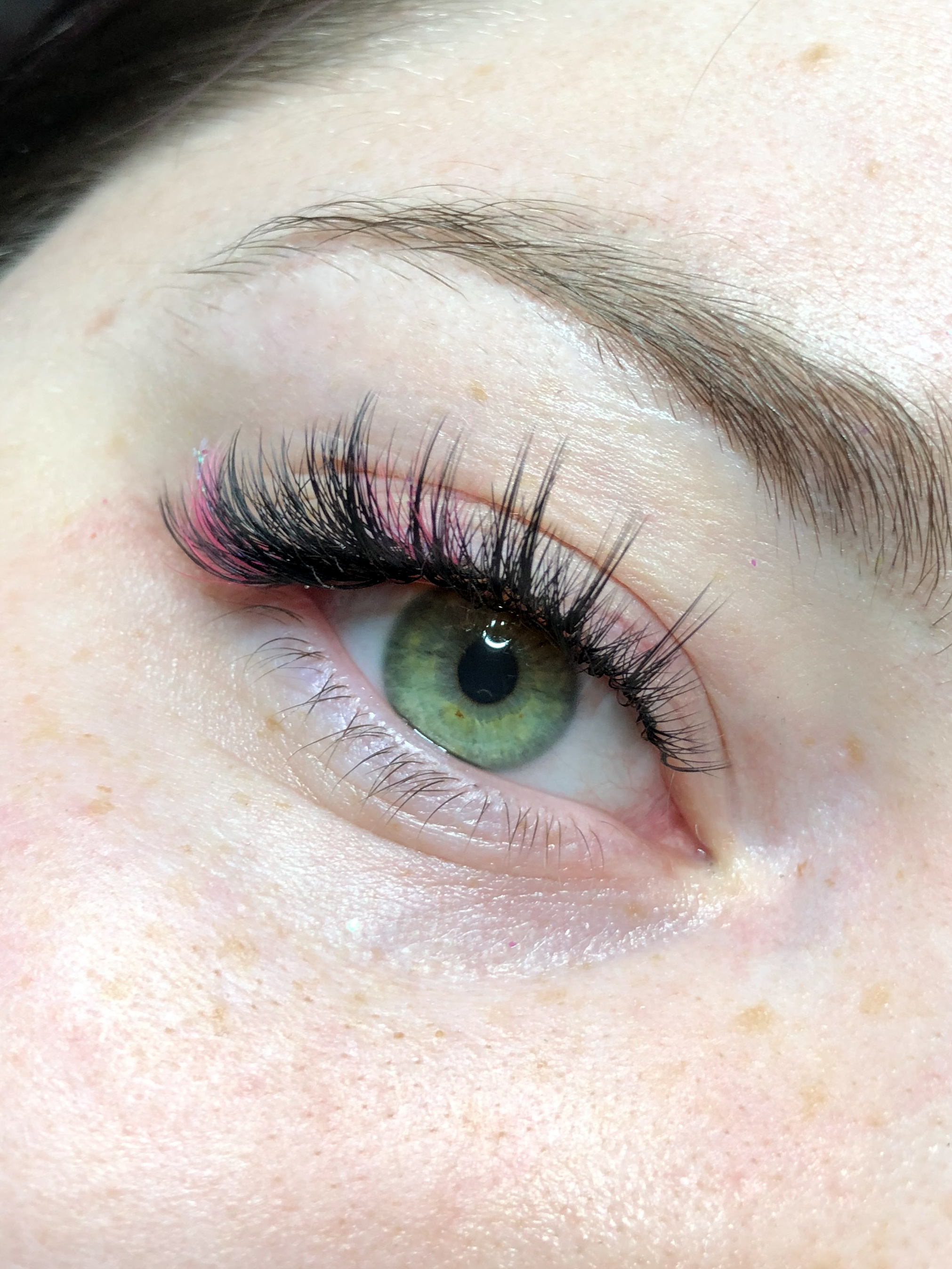 Skropstas un uzacis, Rīga